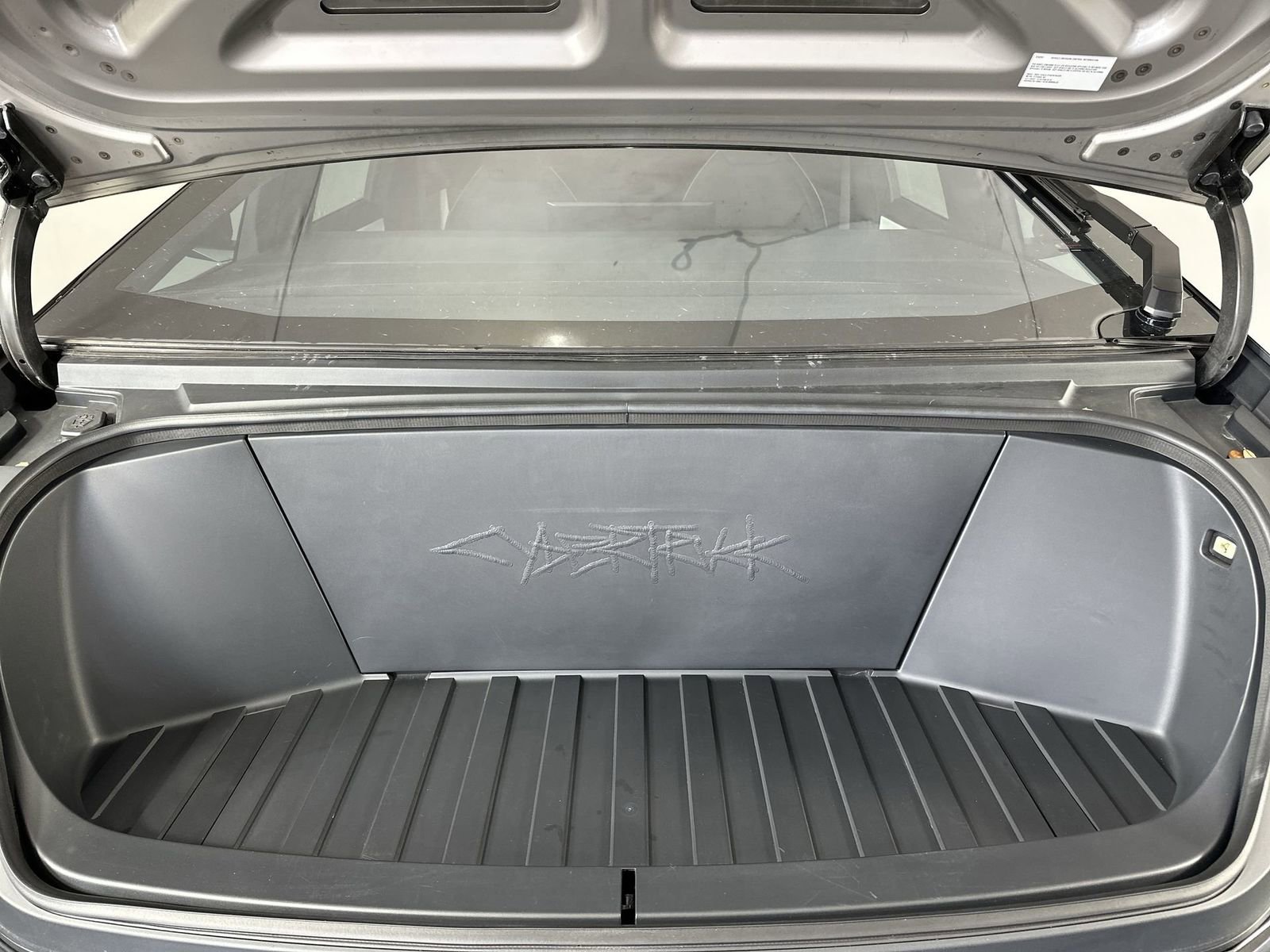 Used 2024 Tesla Cybertruck AWD Crew Cab image 31