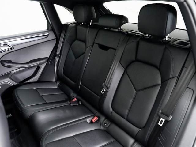 Certified 2025 Porsche Macan image 25