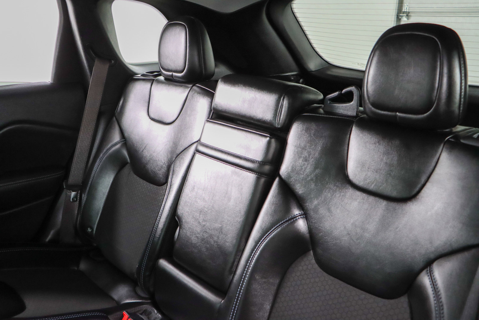 Used 2019 Jeep Cherokee Latitude Plus w/ Comfort/Convenience Group image 24