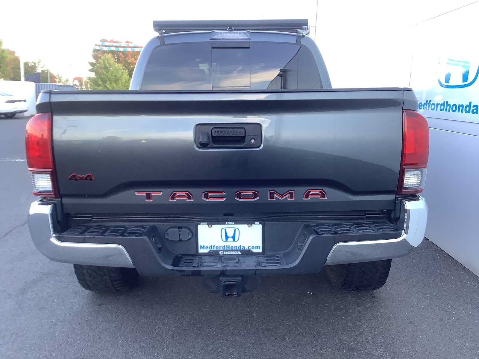 Used 2022 Toyota Tacoma SR5 AWD/4WD image 5