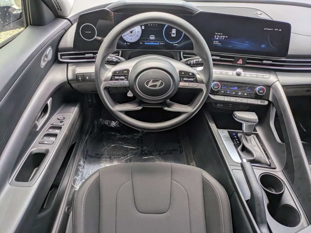 Used 2024 Hyundai Elantra SEL FWD image 14