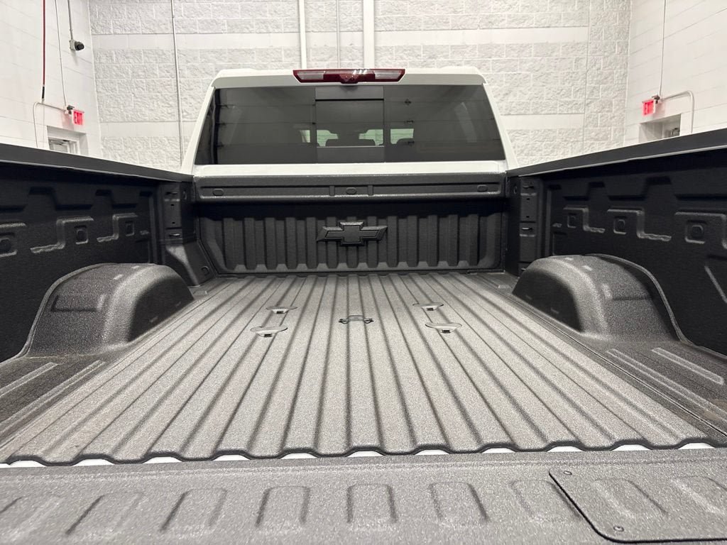 New 2026 Chevrolet Silverado 2500 ZR2 w/ LPO, Dark Essentials Package AWD/4WD image 6