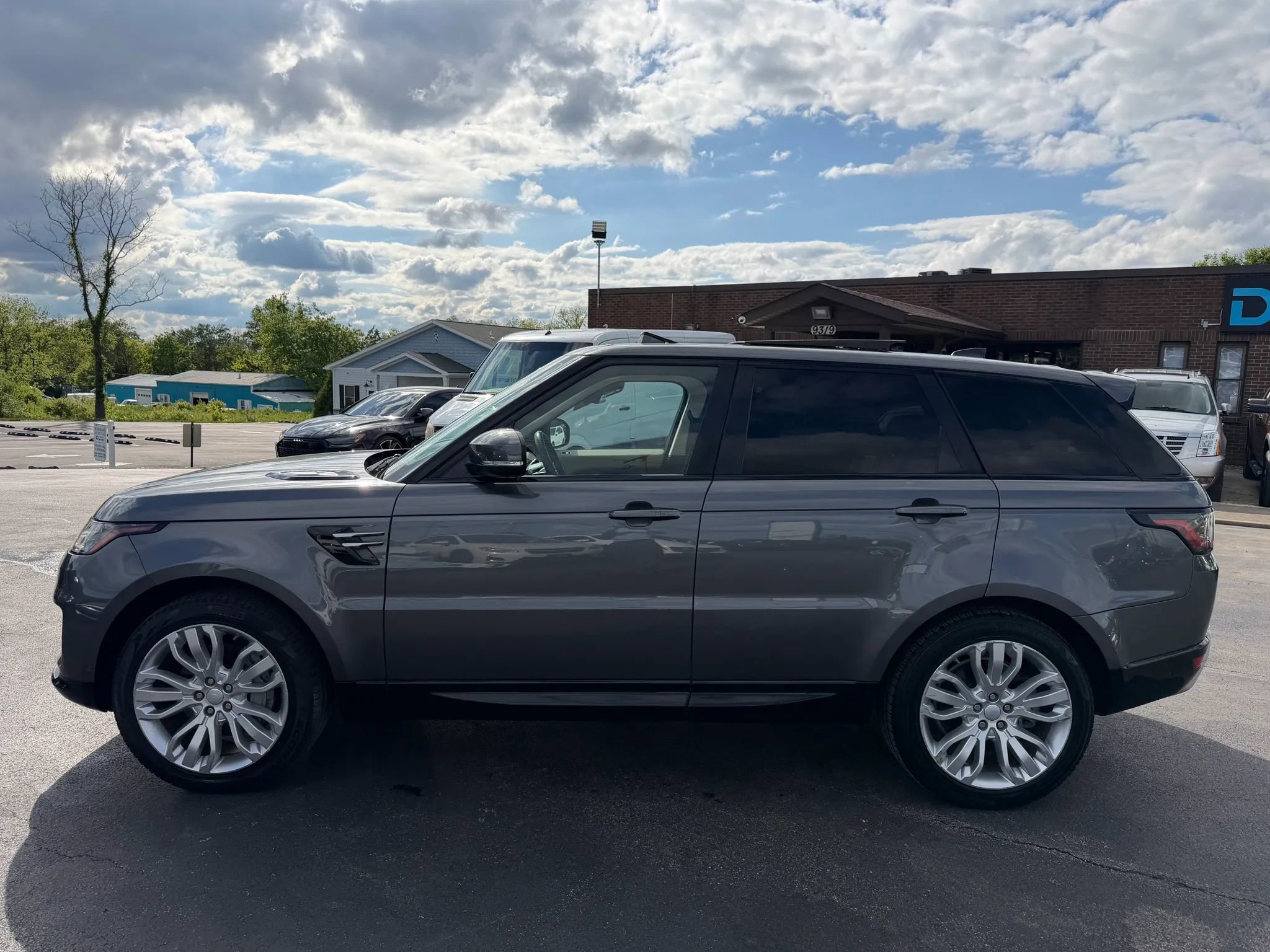 Used 2019 Land Rover Range Rover Sport HSE AWD/4WD image 7