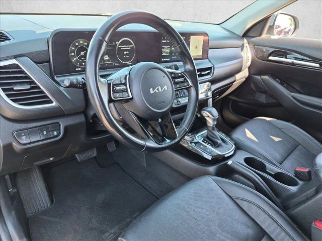 Used 2024 Kia Seltos EX FWD image 13