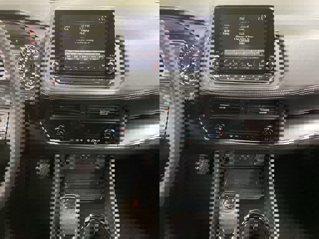 Used 2024 Nissan Rogue SV image 24