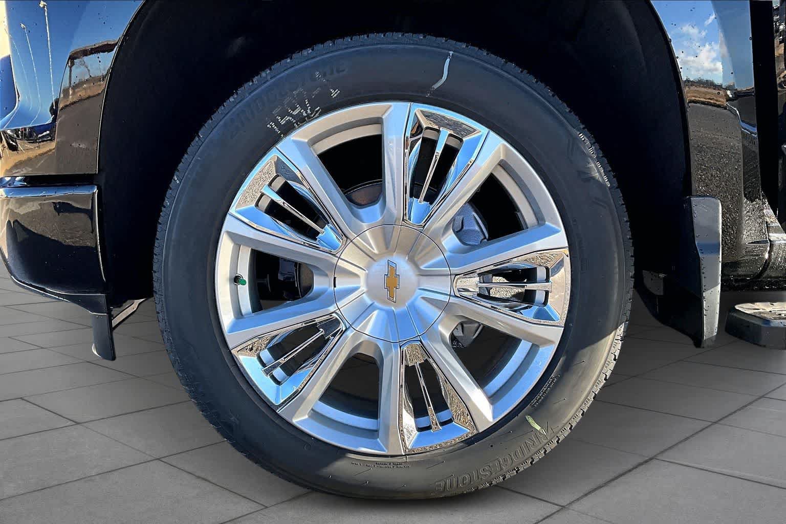 New 2026 Chevrolet Silverado 1500 High Country w/ High Country Premium Package RWD image 12