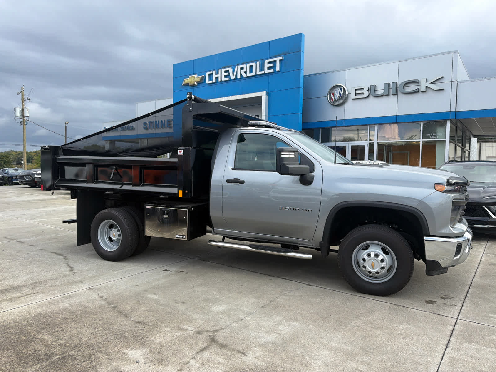 Used 2026 Chevrolet Silverado 3500 W/T AWD/4WD image 2