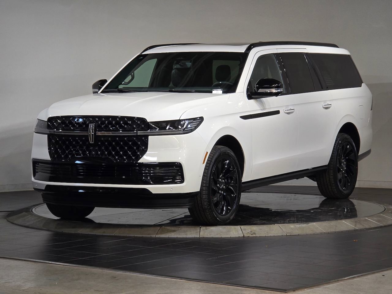 New 2025 Lincoln Navigator L Reserve w/ Jet Appearance Package image 4