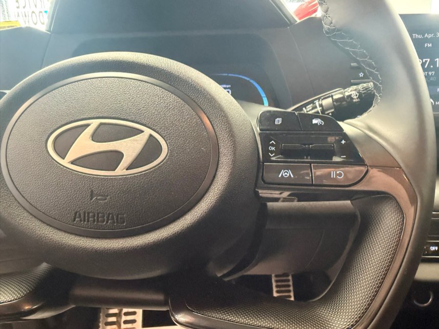 Used 2025 Hyundai Elantra Sport FWD image 30