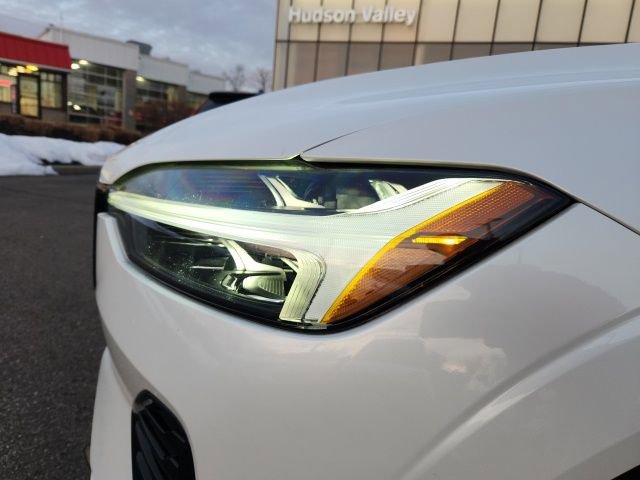 Certified 2025 Volvo XC60 B5 Plus image 8