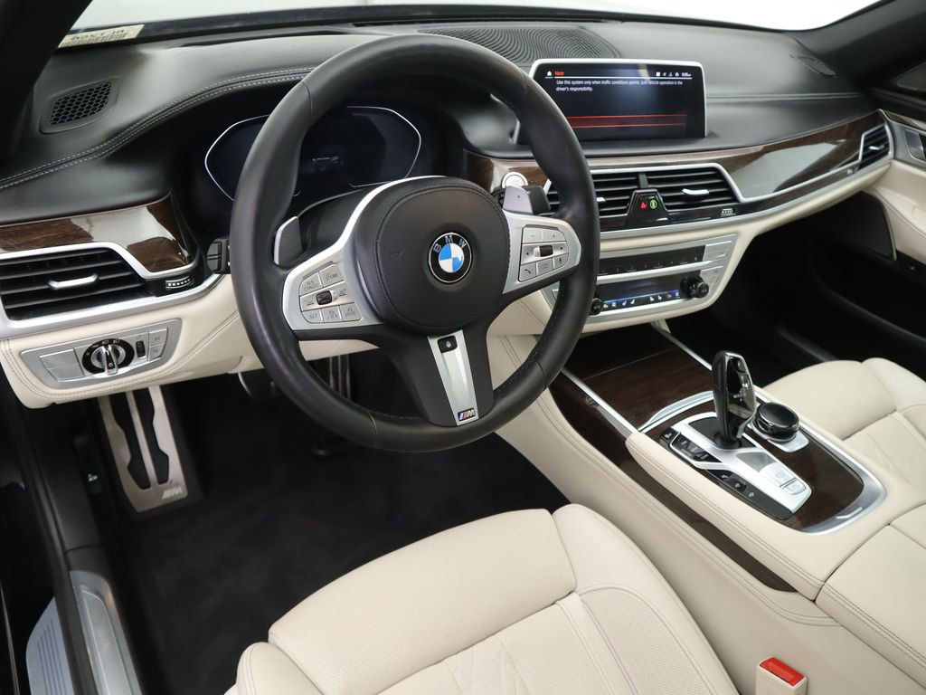 Certified 2022 BMW 750i xDrive w/ Luxury Rear Seating Package image 9