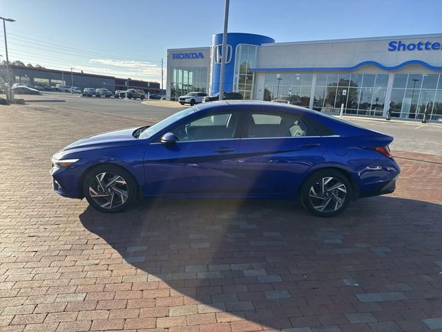 Used 2024 Hyundai Elantra SEL w/ Convenience Package image 3