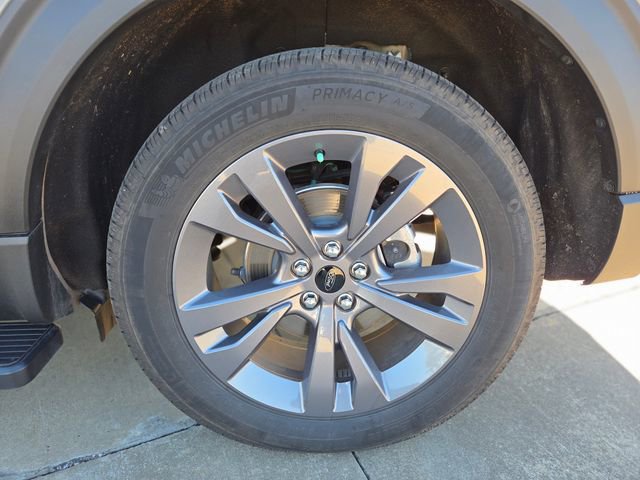 Used 2025 Ford Explorer Active w/ Active Comfort Package image 12