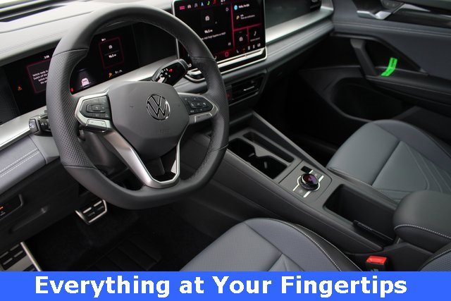 New 2025 Volkswagen Tiguan SE R-Line image 2