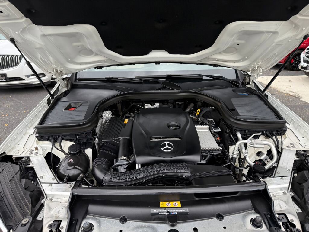 Used 2019 Mercedes-Benz GLC 300 4MATIC image 34