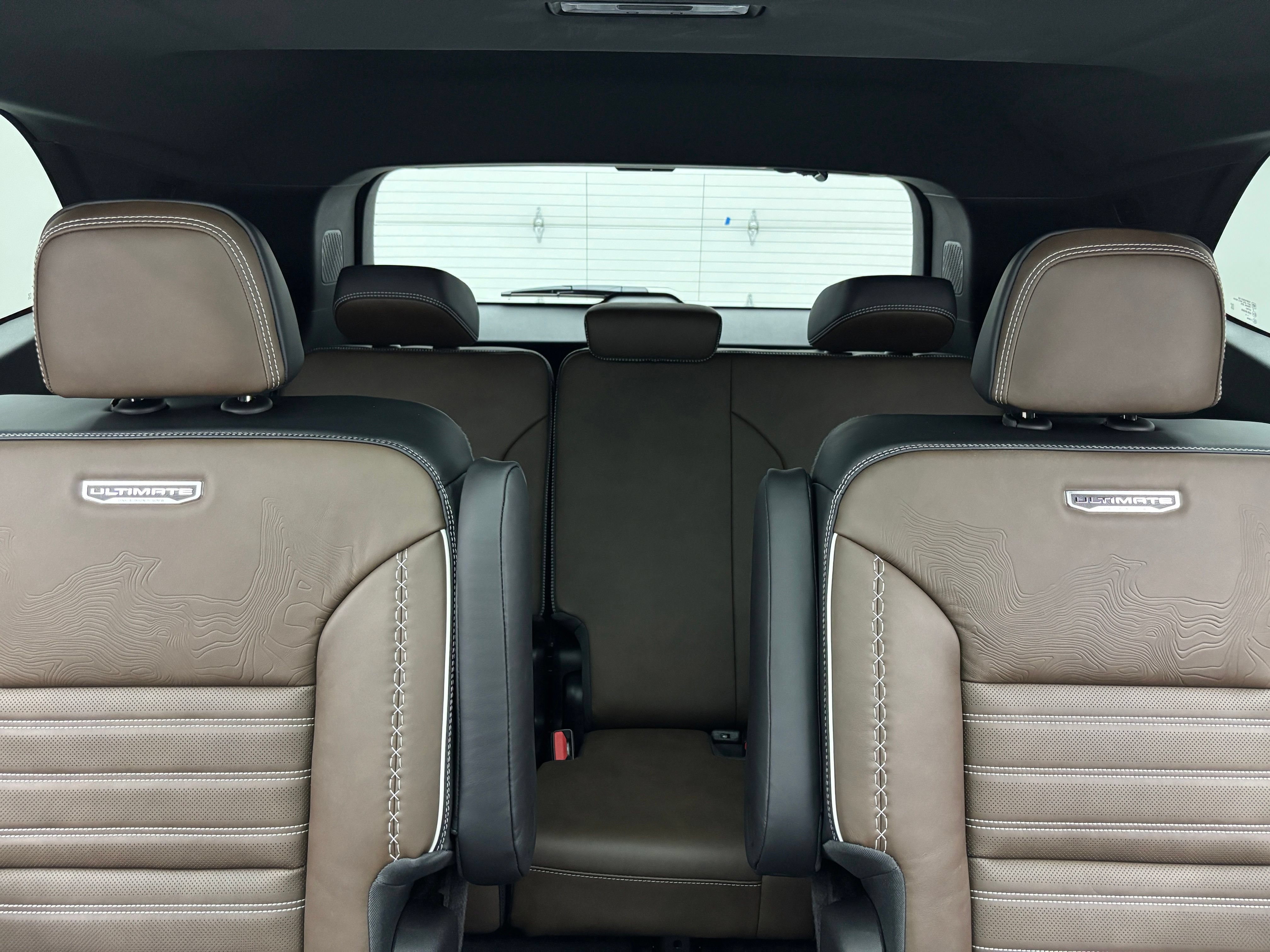 New 2026 GMC Acadia Denali Ultimate w/ LPO, Floor Liner Package AWD/4WD image 44