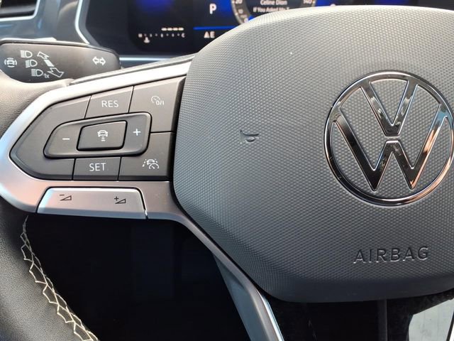 Used 2023 Volkswagen Tiguan SE w/ Panoramic Sunroof Package image 28