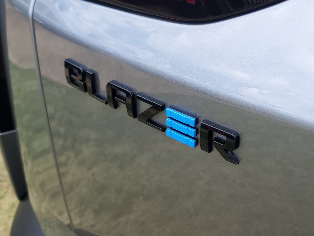 Used 2026 Chevrolet Blazer EV LT w/ Midnight/Sport Edition FWD image 6