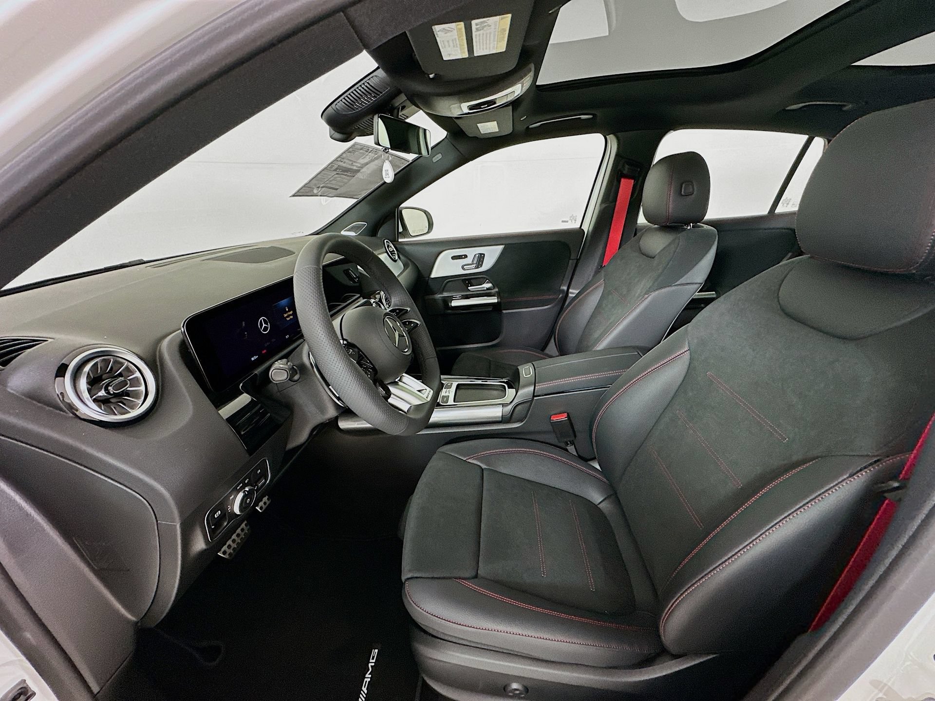 New 2026 Mercedes-Benz GLA 35 AMG 4MATIC image 22