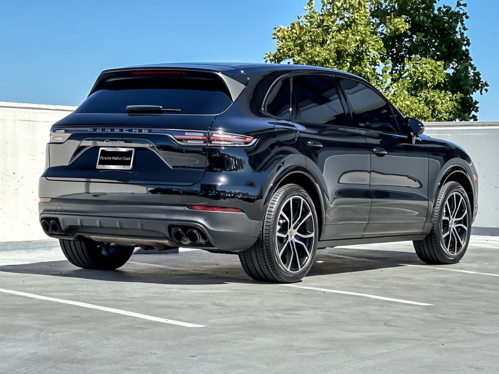 Used 2023 Porsche Cayenne AWD/4WD image 9