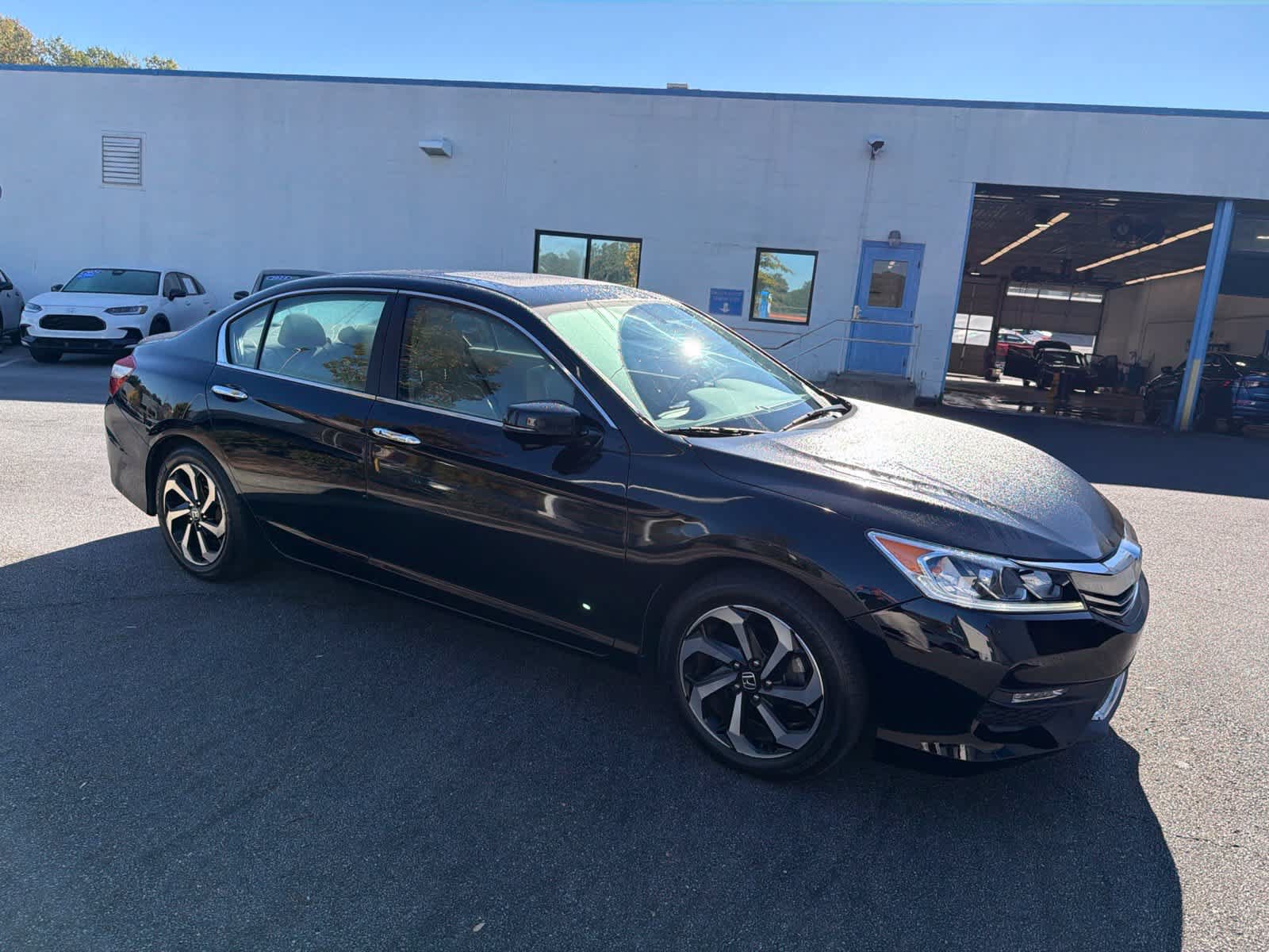 Used 2017 Honda Accord EX-L image 13
