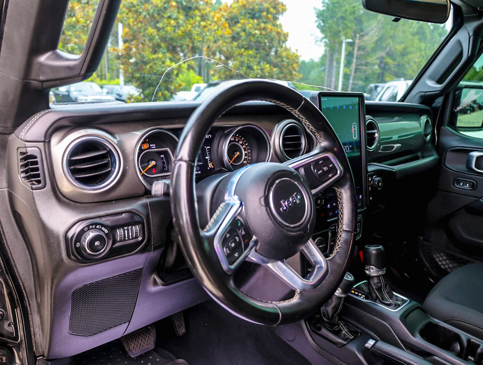 Used 2020 Jeep Wrangler Unlimited Sahara AWD/4WD image 19