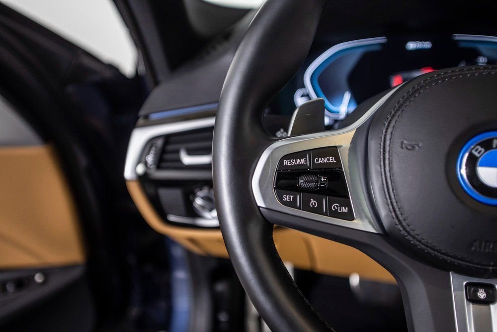 Used 2023 BMW 530e w/ M Sport Package image 25