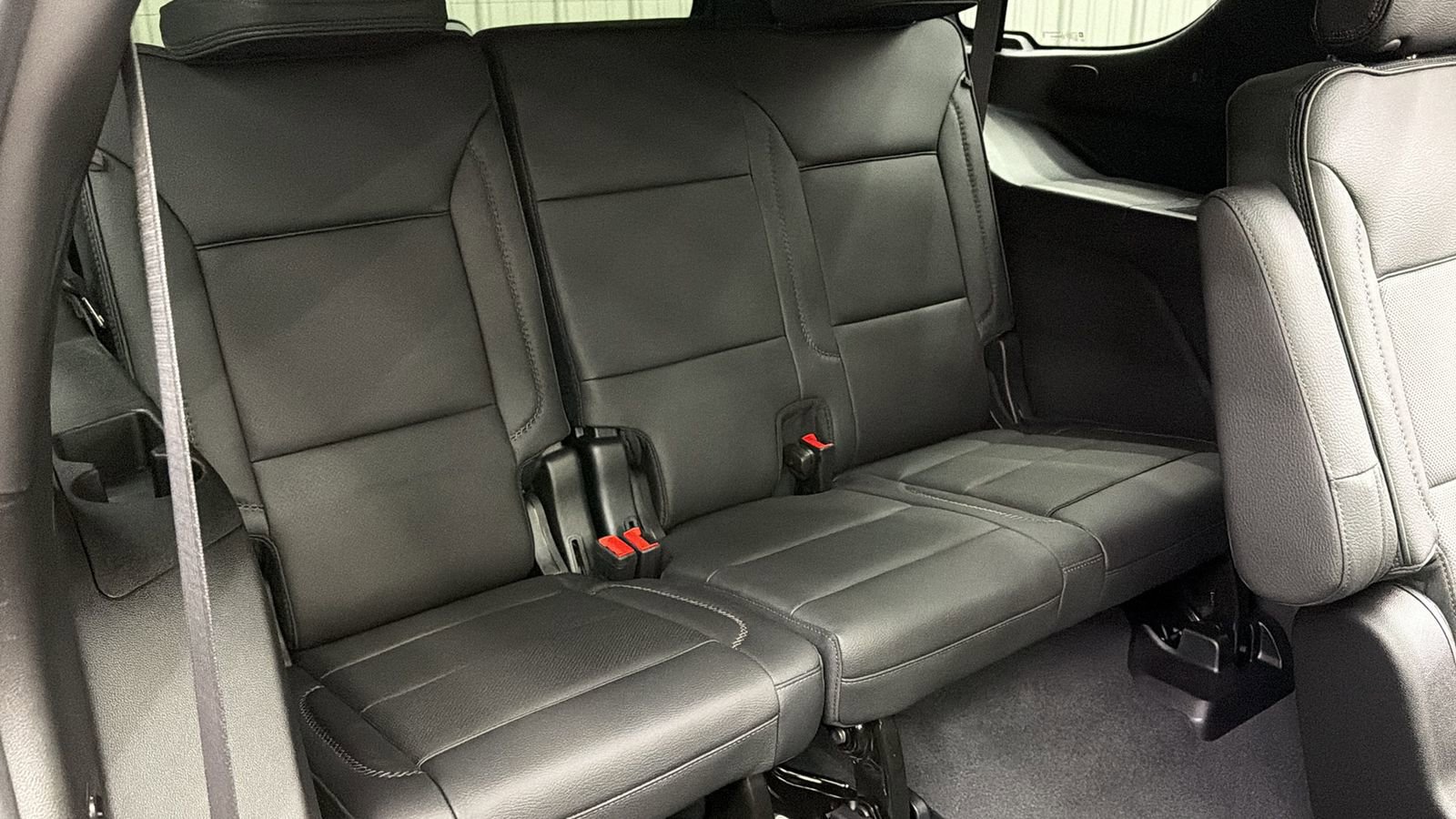 Used 2026 GMC Yukon Denali w/ Sun & Power Step Package AWD/4WD image 38