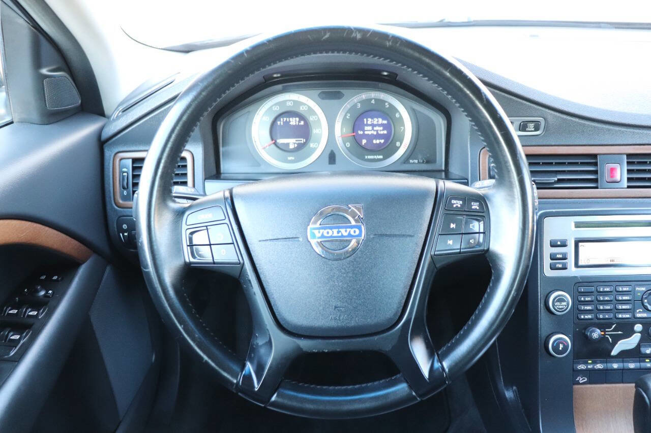 Used 2010 Volvo XC70 3.2 image 25