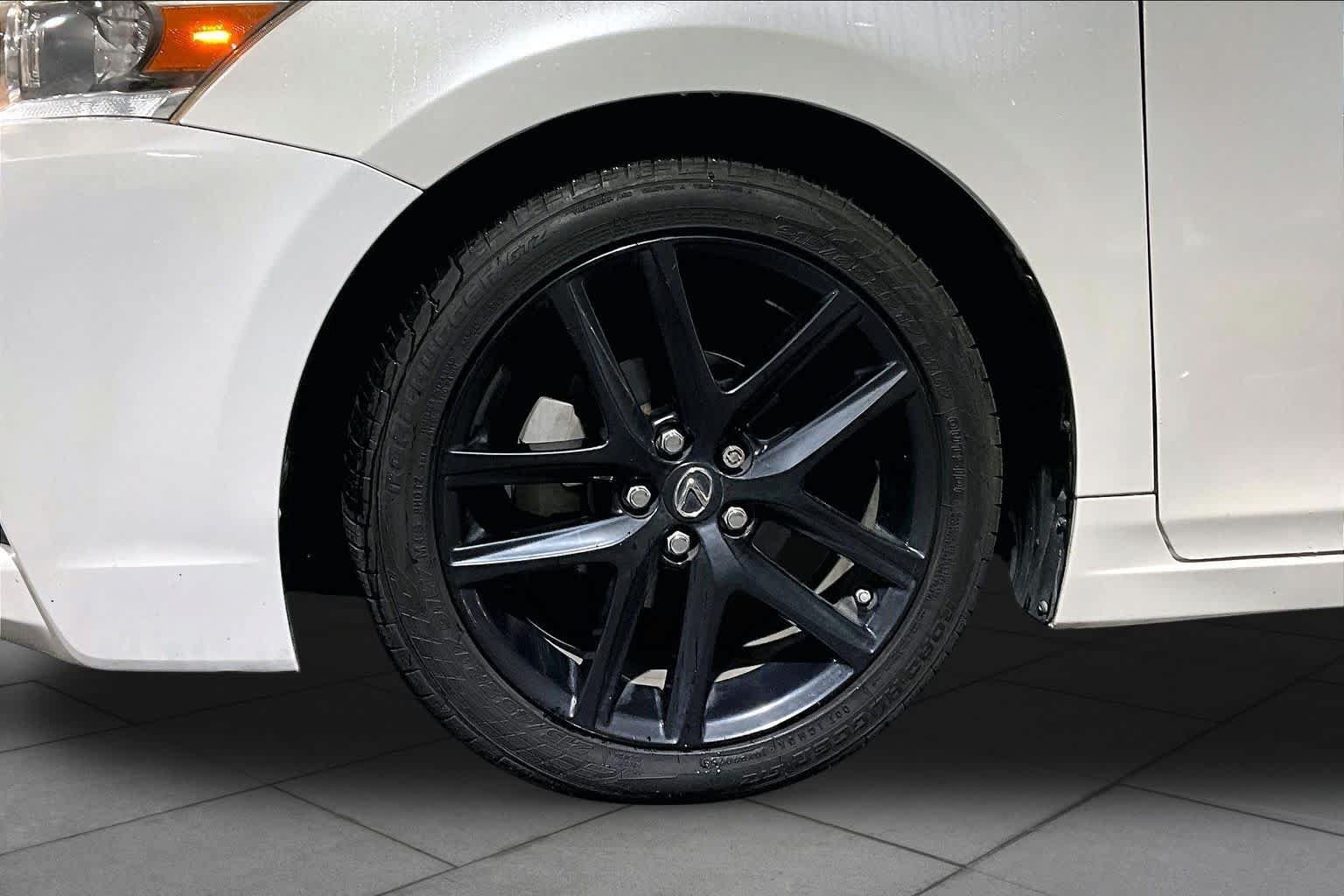 Used 2017 Lexus CT 200h w/ Seat Comfort Package FWD image 10