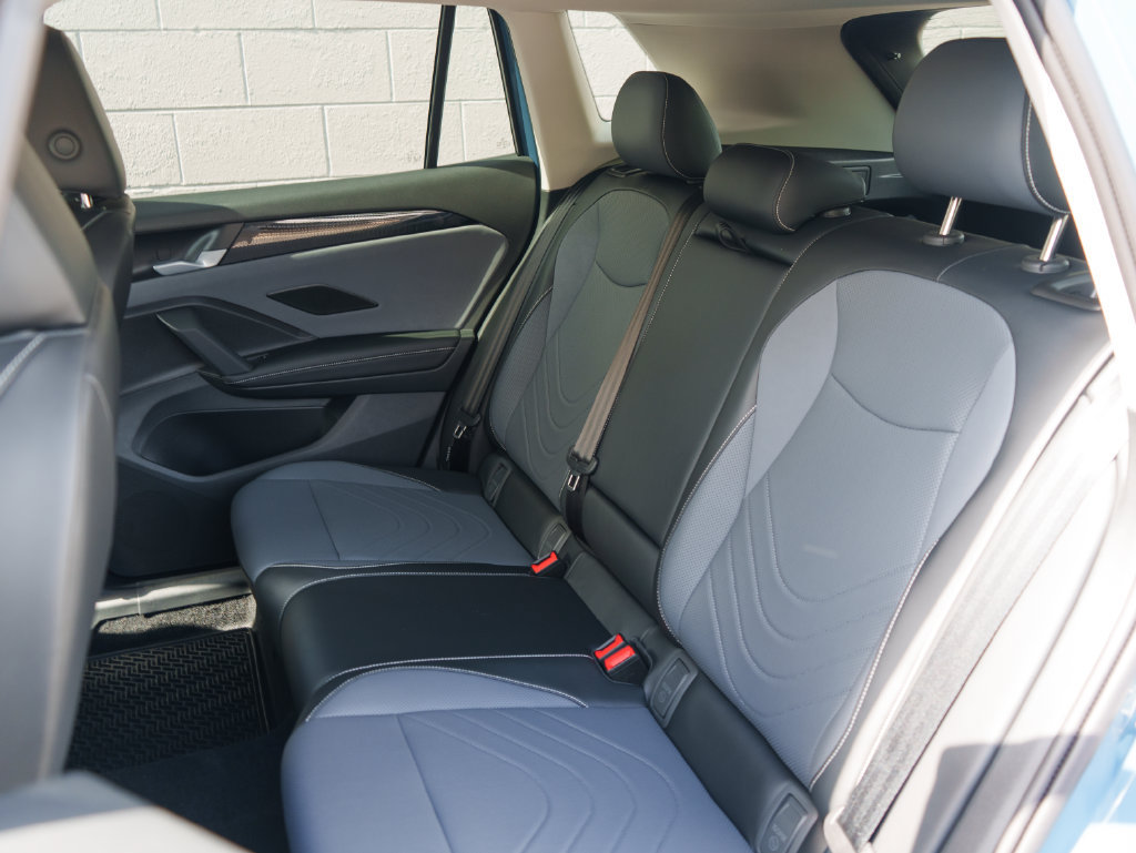 New 2026 Volkswagen Tiguan SE AWD/4WD image 11