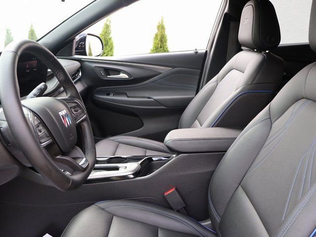 Used 2025 Buick Envista Sport Touring image 21