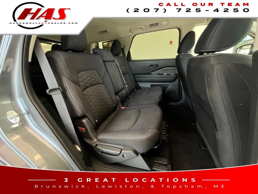Used 2023 Nissan Pathfinder SV AWD/4WD image 13