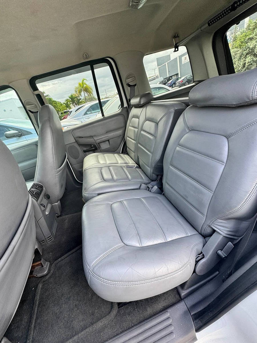 Used 2002 Ford Explorer XLT RWD image 11