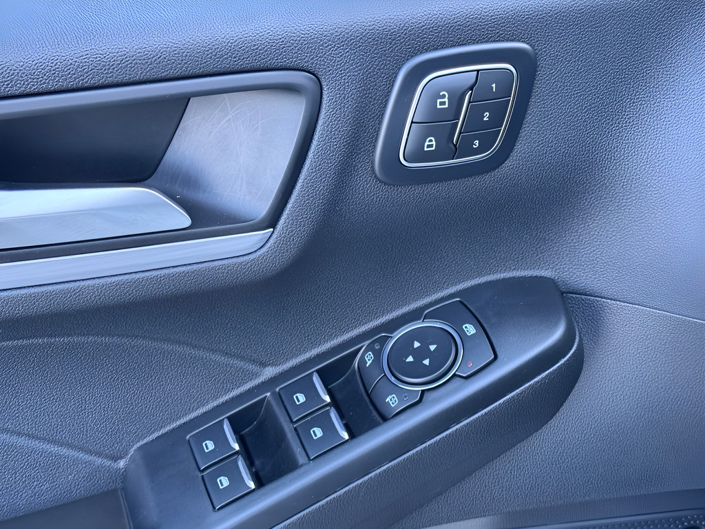 Used 2025 Ford Escape Platinum w/ Premium Technology Package FWD image 12