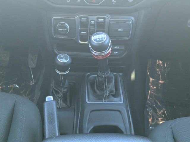 Used 2019 Jeep Wrangler Unlimited Sahara w/ Uconnect 4C Nav & Sound Group image 14