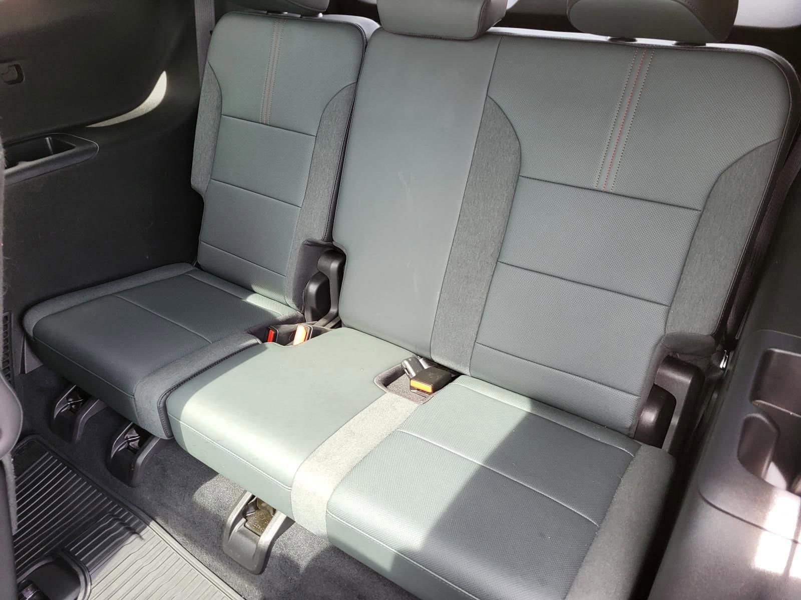 Used 2024 GMC Acadia AT4 w/ Luxury Package AWD/4WD image 22