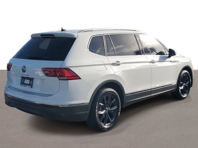 Certified 2024 Volkswagen Tiguan SE w/ Panoramic Sunroof Package image 4