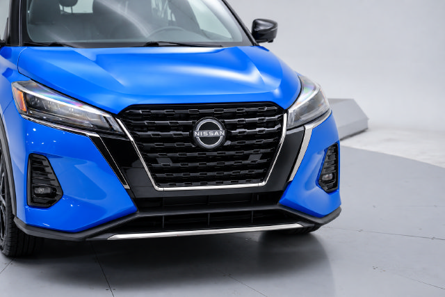 Used 2023 Nissan Kicks SR w/ SR Premium Package FWD image 9
