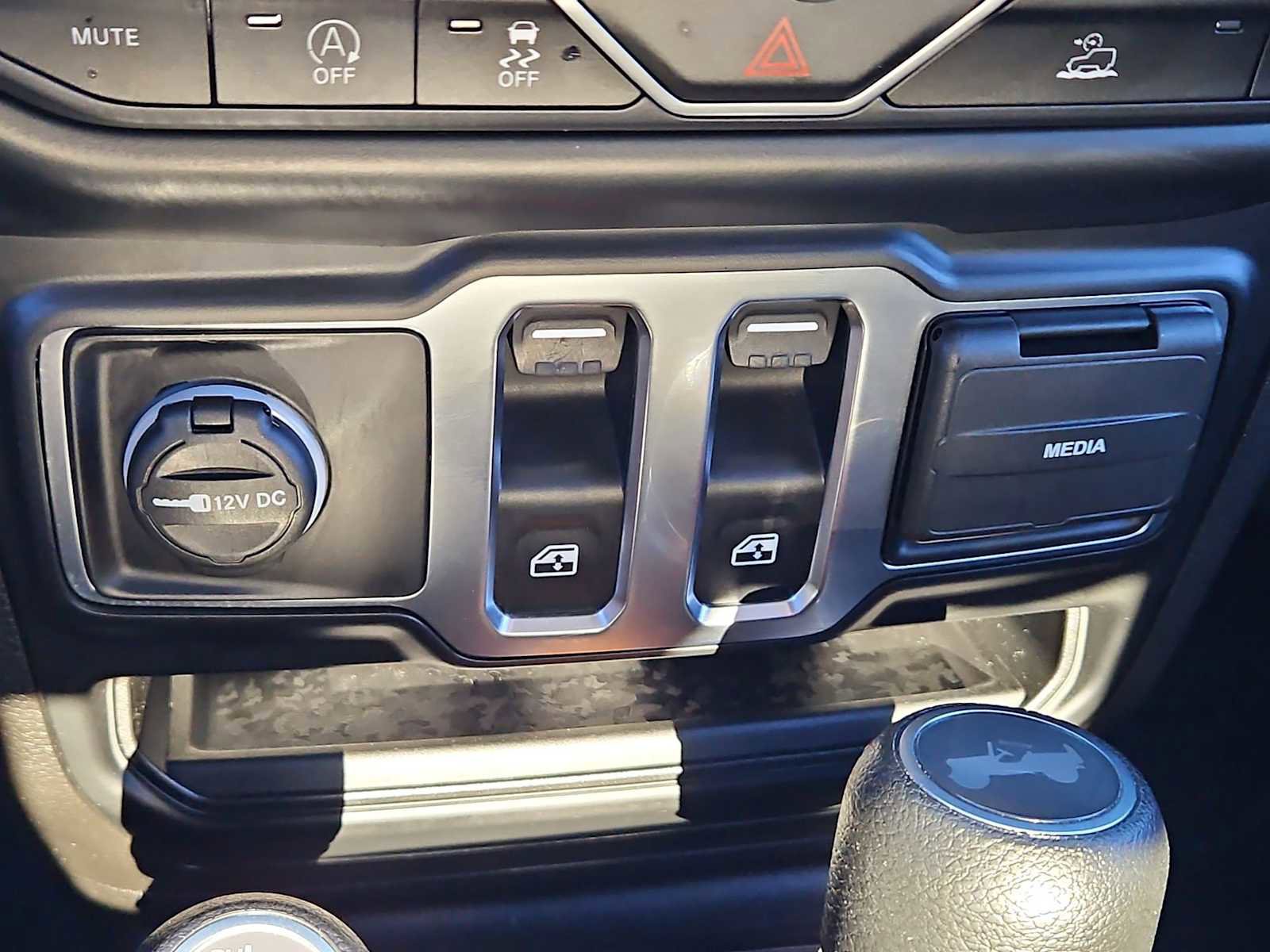 Used 2022 Jeep Wrangler Willys image 27