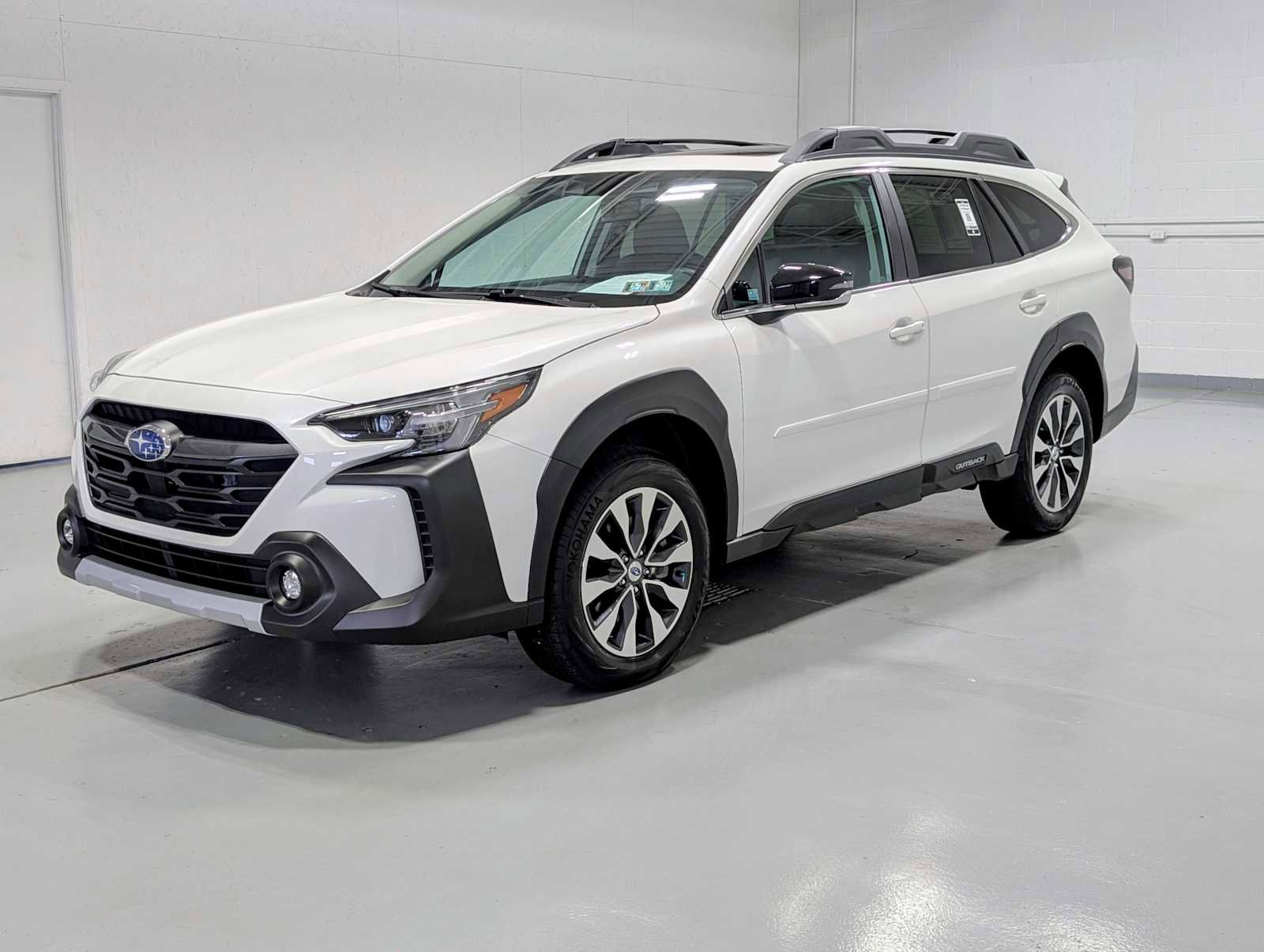 Used 2025 Subaru Outback Limited AWD/4WD image 1