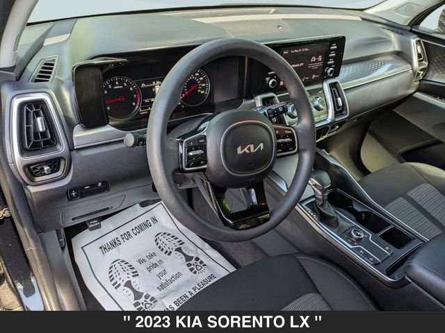 Used 2023 Kia Sorento LX image 12