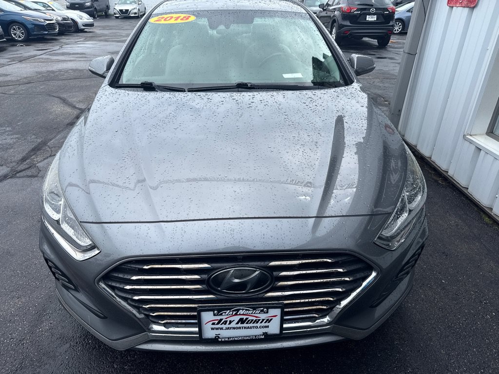 Used 2018 Hyundai Sonata SEL w/ Tech Package 02 FWD image 2