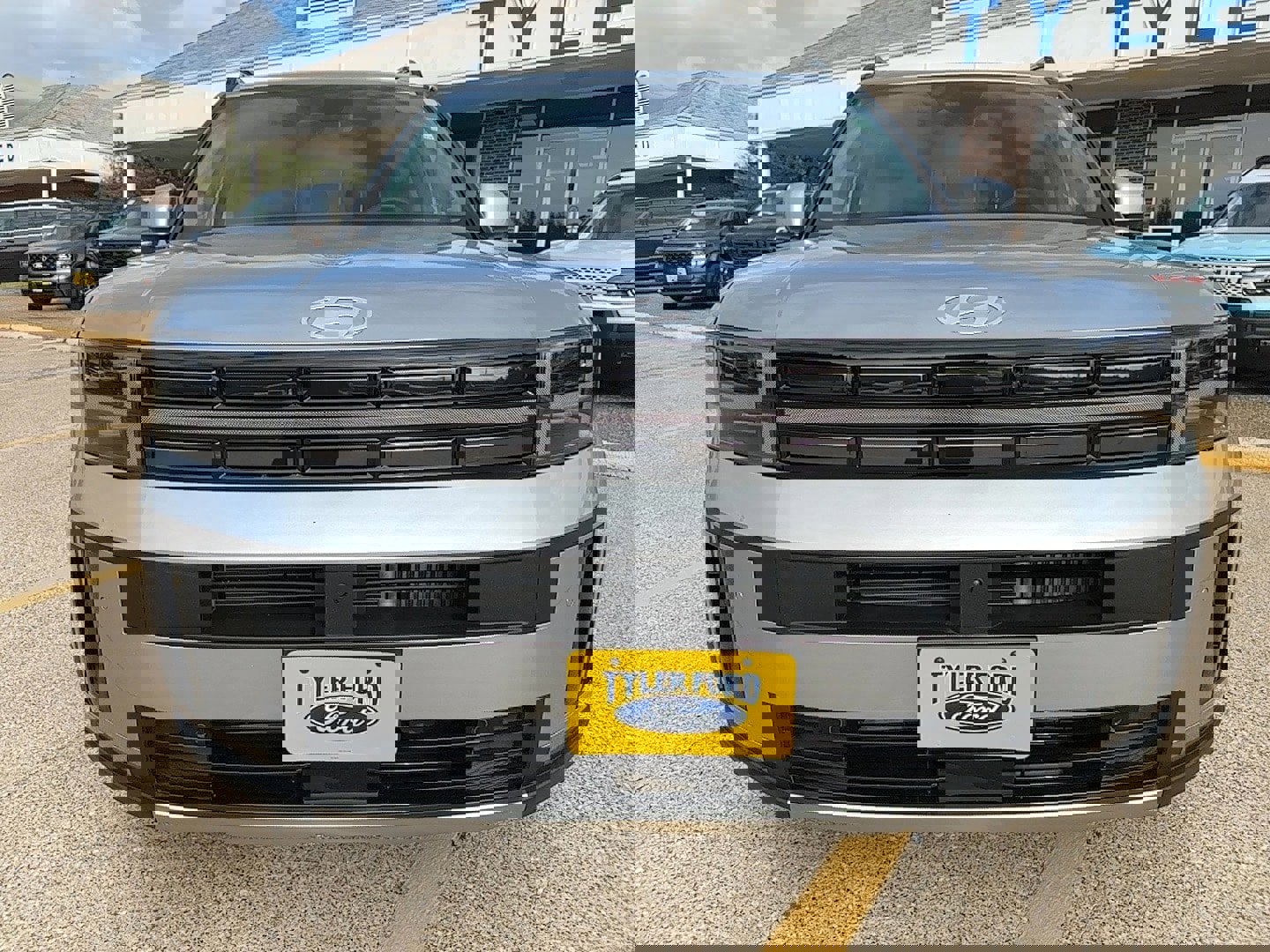 Used 2025 Hyundai Santa Fe Limited image 3