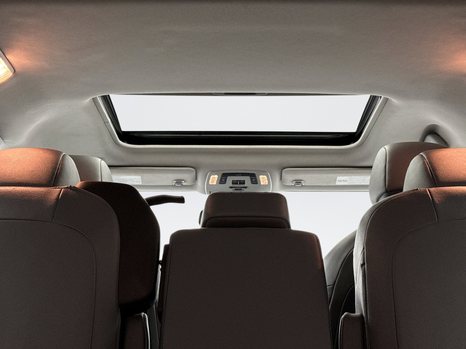 Used 2024 Toyota Sienna XLE image 17