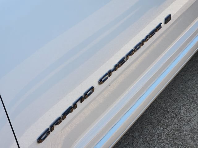 Used 2025 Jeep Grand Cherokee Summit AWD/4WD image 10