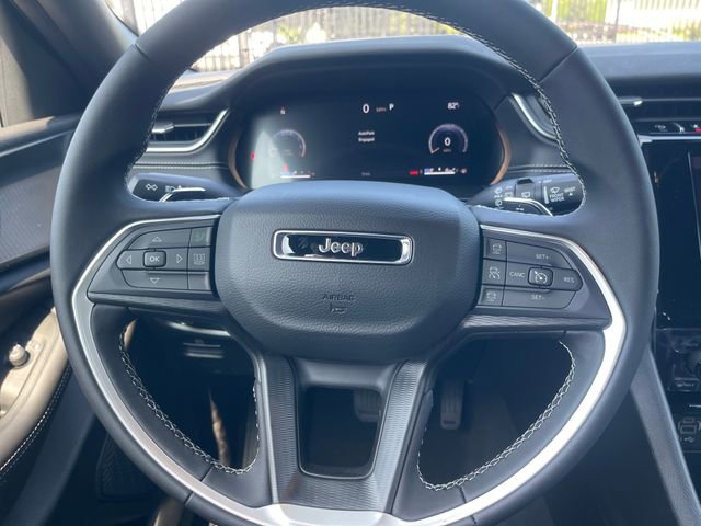 New 2025 Jeep Grand Cherokee L Laredo image 18