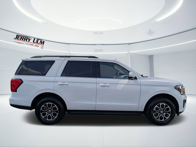 Used 2024 Ford Expedition XLT AWD/4WD image 2