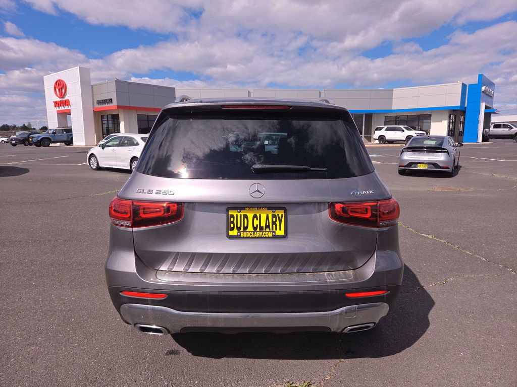 Used 2021 Mercedes-Benz GLB 250 4MATIC image 4