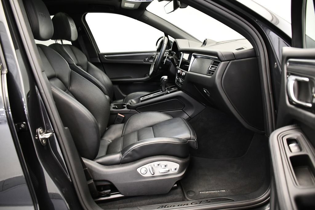 Certified 2024 Porsche Macan GTS image 51